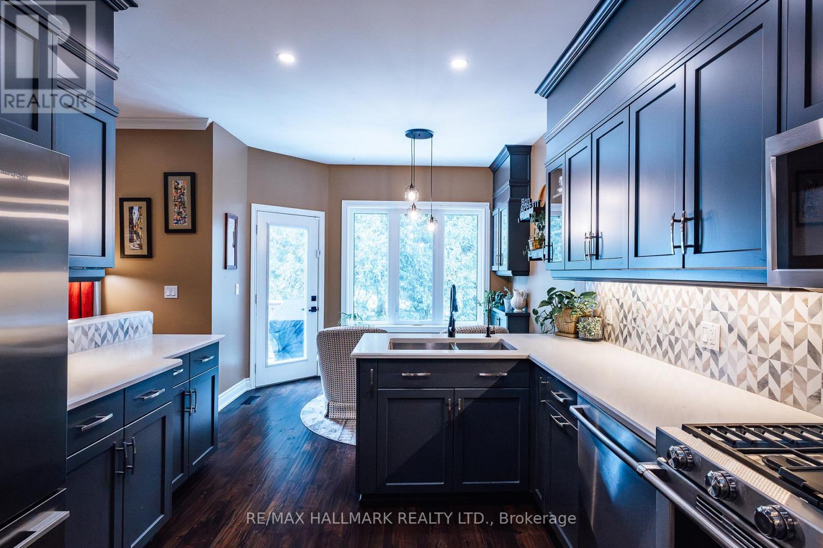 12 FAIRWAY LANE