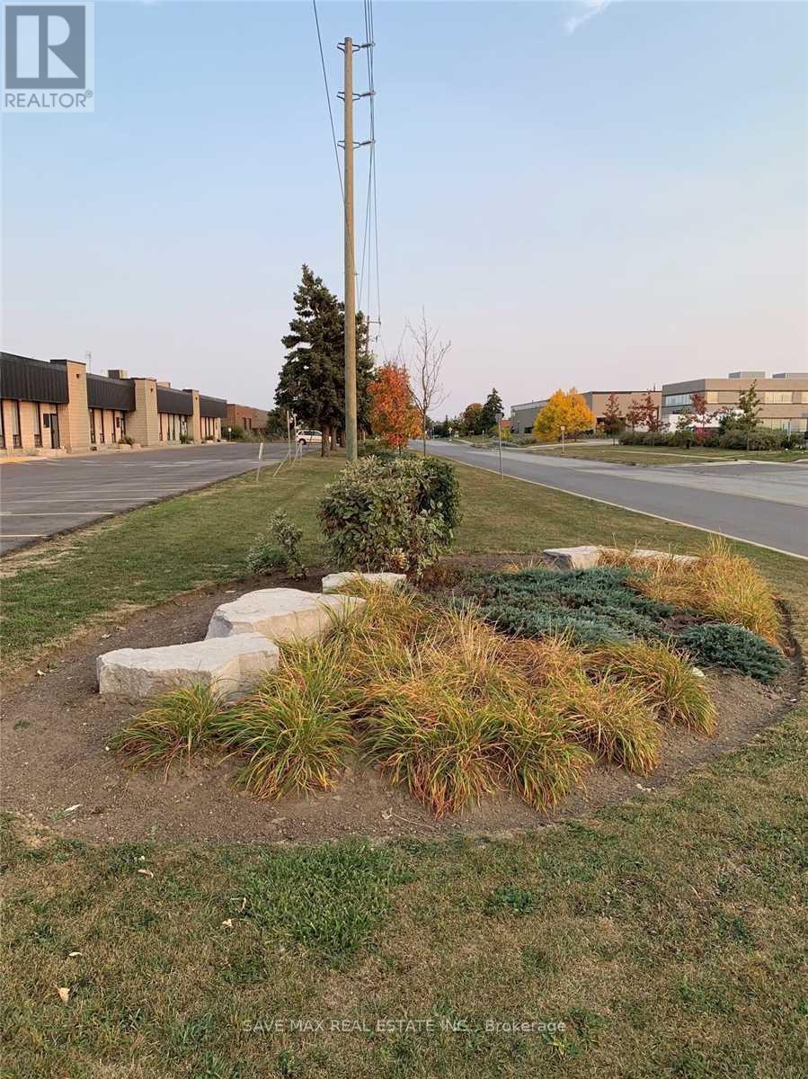 8 - 173 GLIDDEN ROAD