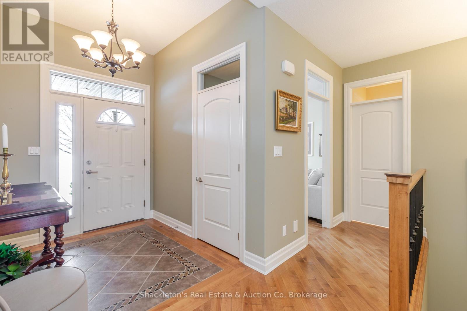 47 NORTH POINTE DRIVE