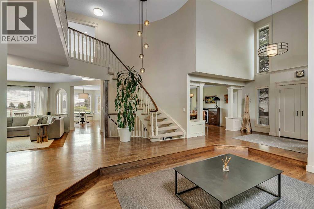19 Coach Gate Way SW