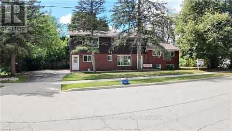 379 HOLLY STREET Waterloo ON N2L4G5
