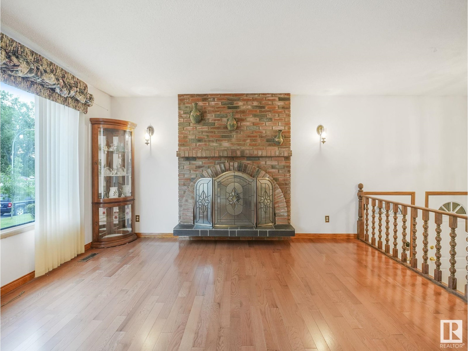 16512 109 ST NW