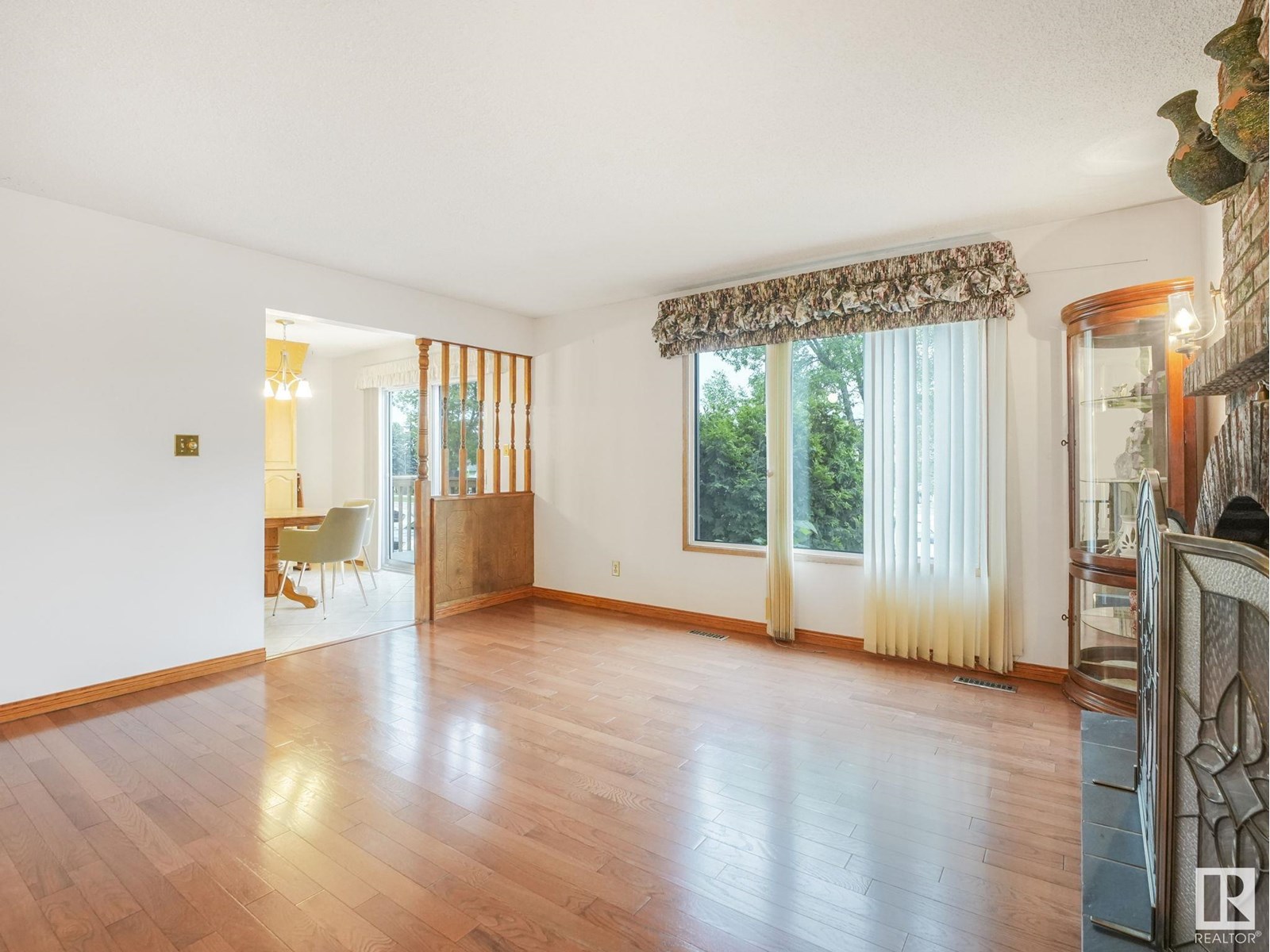 16512 109 ST NW