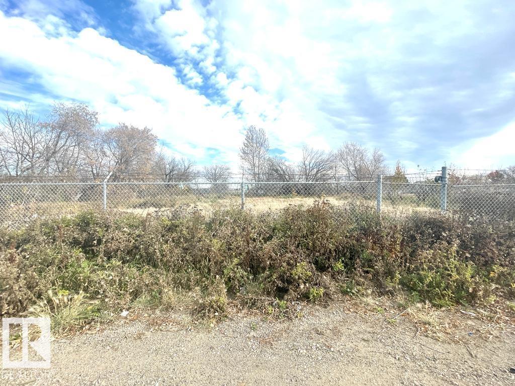 12433 49 ST NW