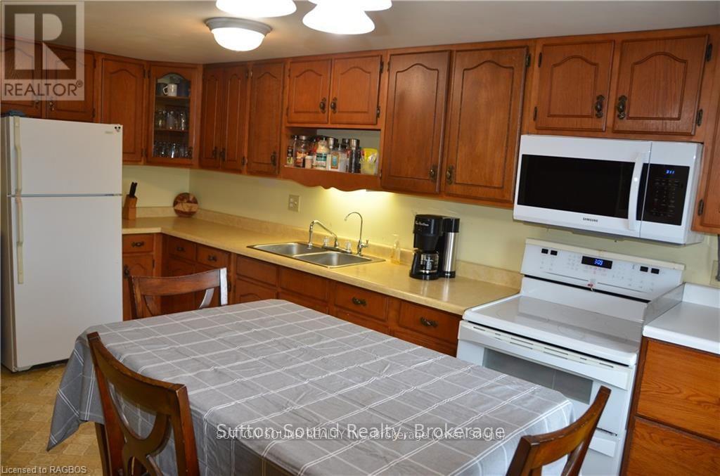 402432 GREY ROAD 4