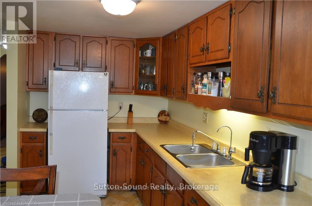 402432 GREY ROAD 4