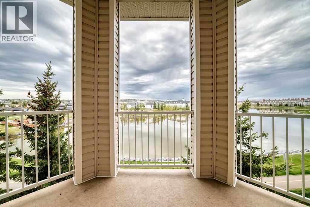 406, 16 Country Village Bay NE