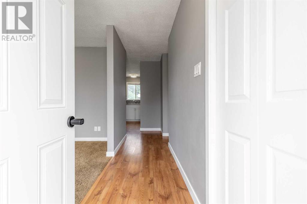 75 Pensacola Court W