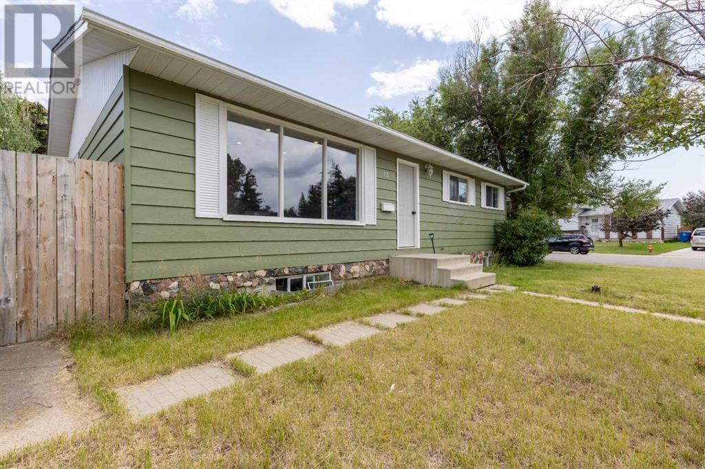 75 Pensacola Court W