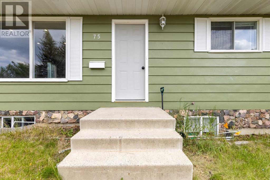 75 Pensacola Court W
