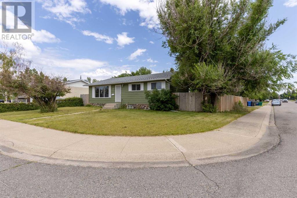 75 Pensacola Court W
