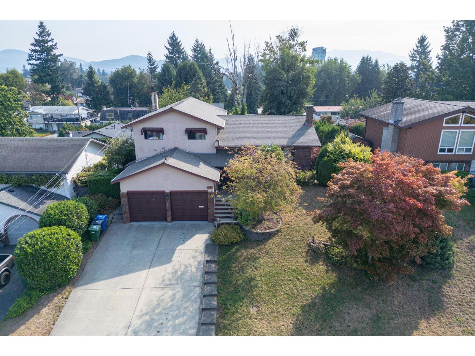 2272 BEVAN CRESCENT