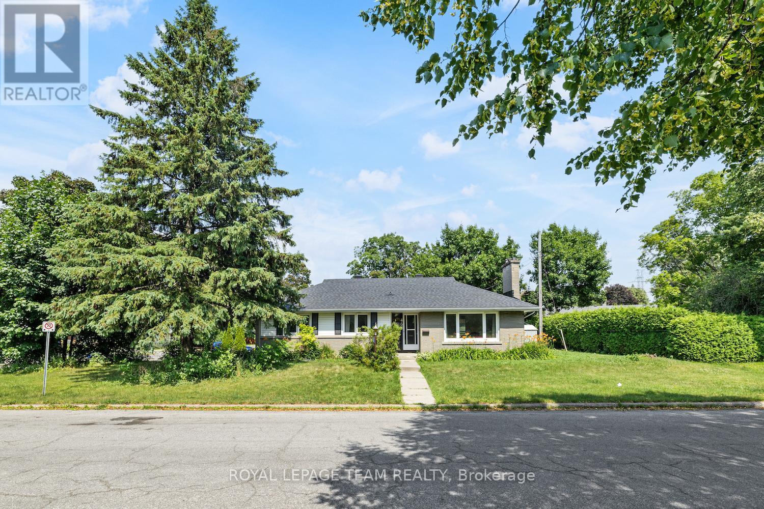 Photo 1 of 43 — 467-469 BRAYDON AVENUE, Ottawa, ON K1G0W7