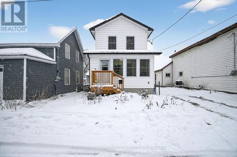 31 THOMAS STREET Smiths Falls ON K7A3E3