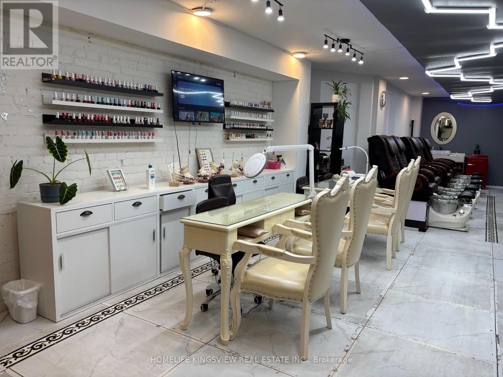 MAIN - 1116 COLLEGE STREET