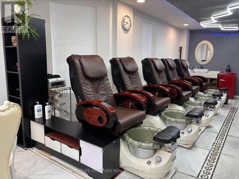 MAIN - 1116 COLLEGE STREET Toronto (Dufferin Grove) ON M6H1B6