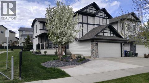 198 Westland Street Okotoks AB T1S0B4