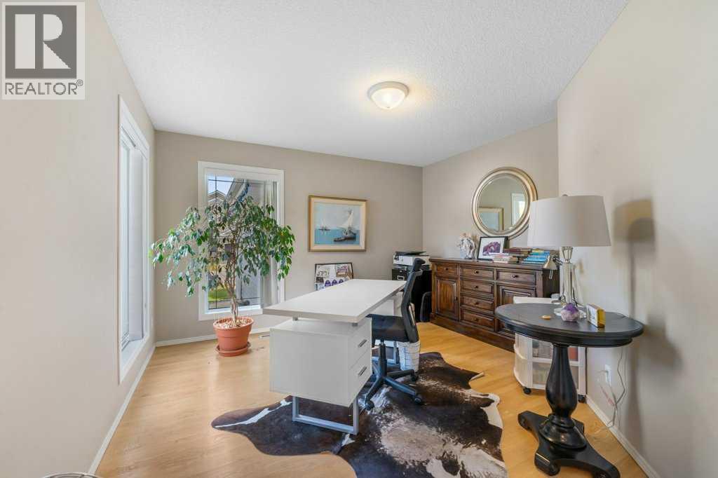 23 Valley Ponds Way NW