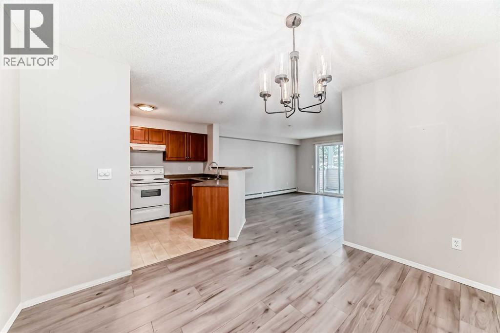 312, 17 Country Village Bay NE