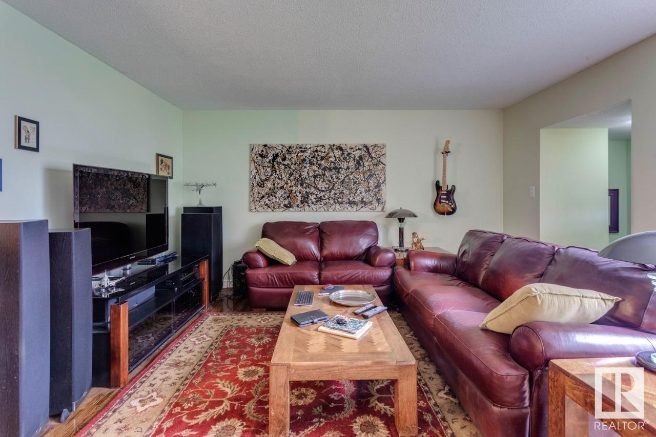 4 MILBURN CR