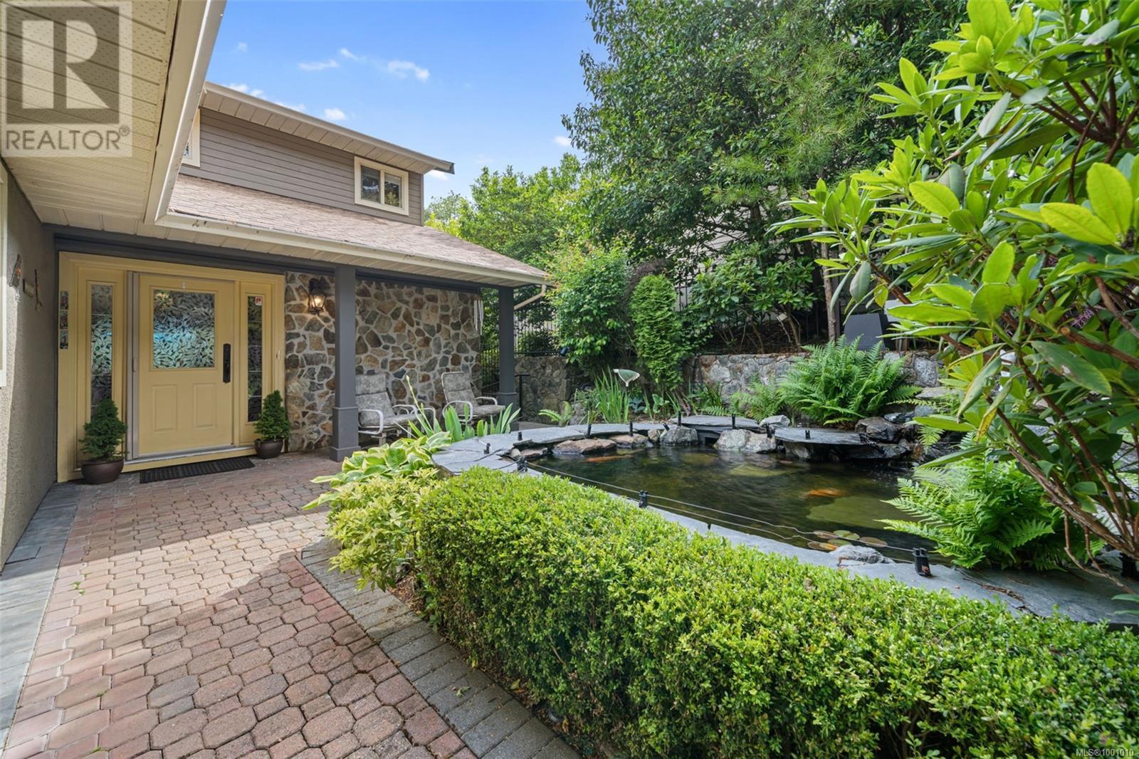 891 Royal Oak Dr