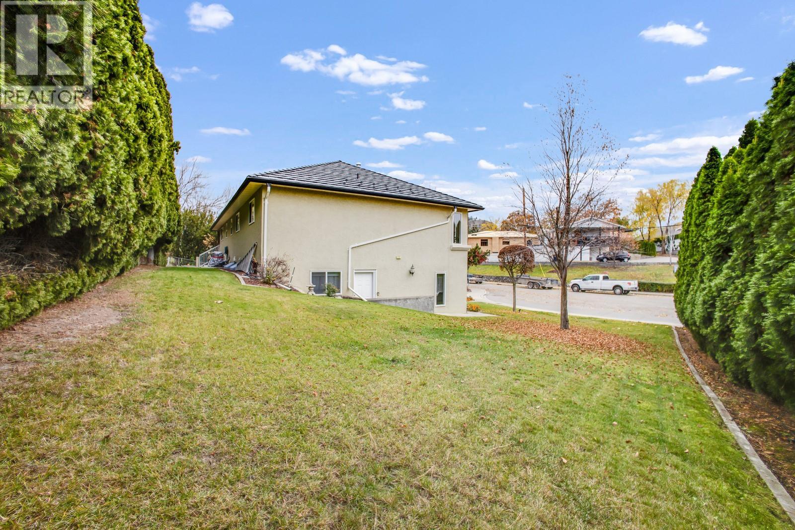 1650 Highland Drive N