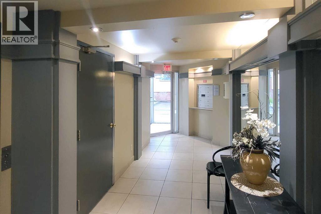 101, 505 Canyon Meadows Drive SW