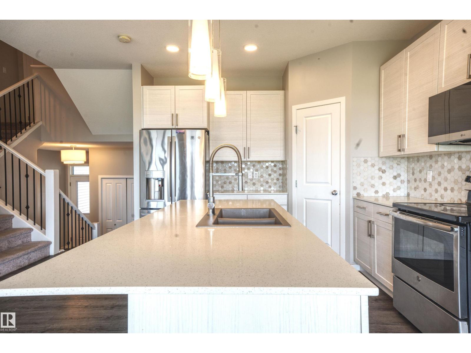3327 PARKER LO SW