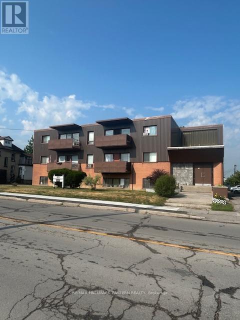 155 LINDSAY STREET S