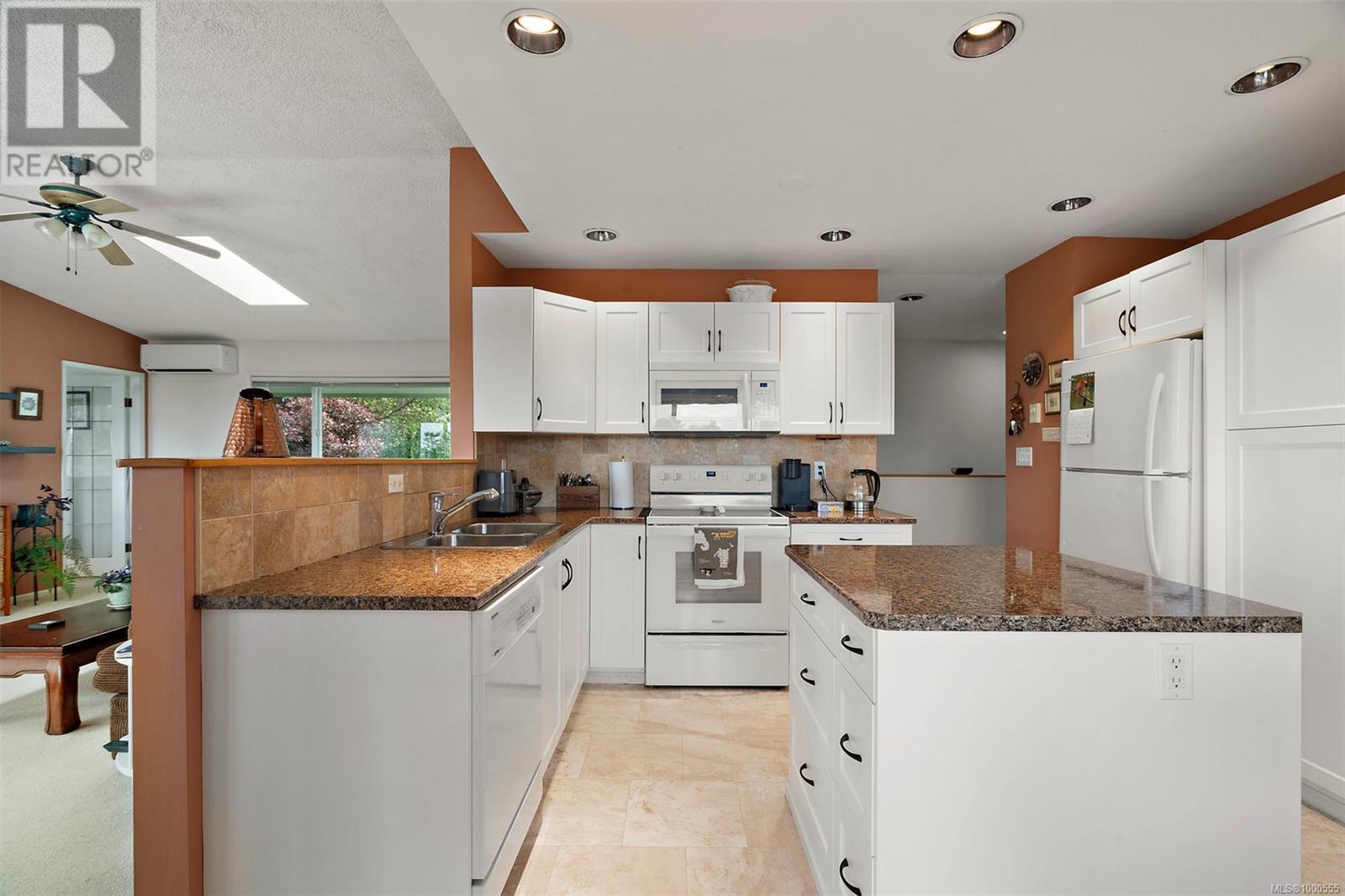 3387 Mary Anne Cres