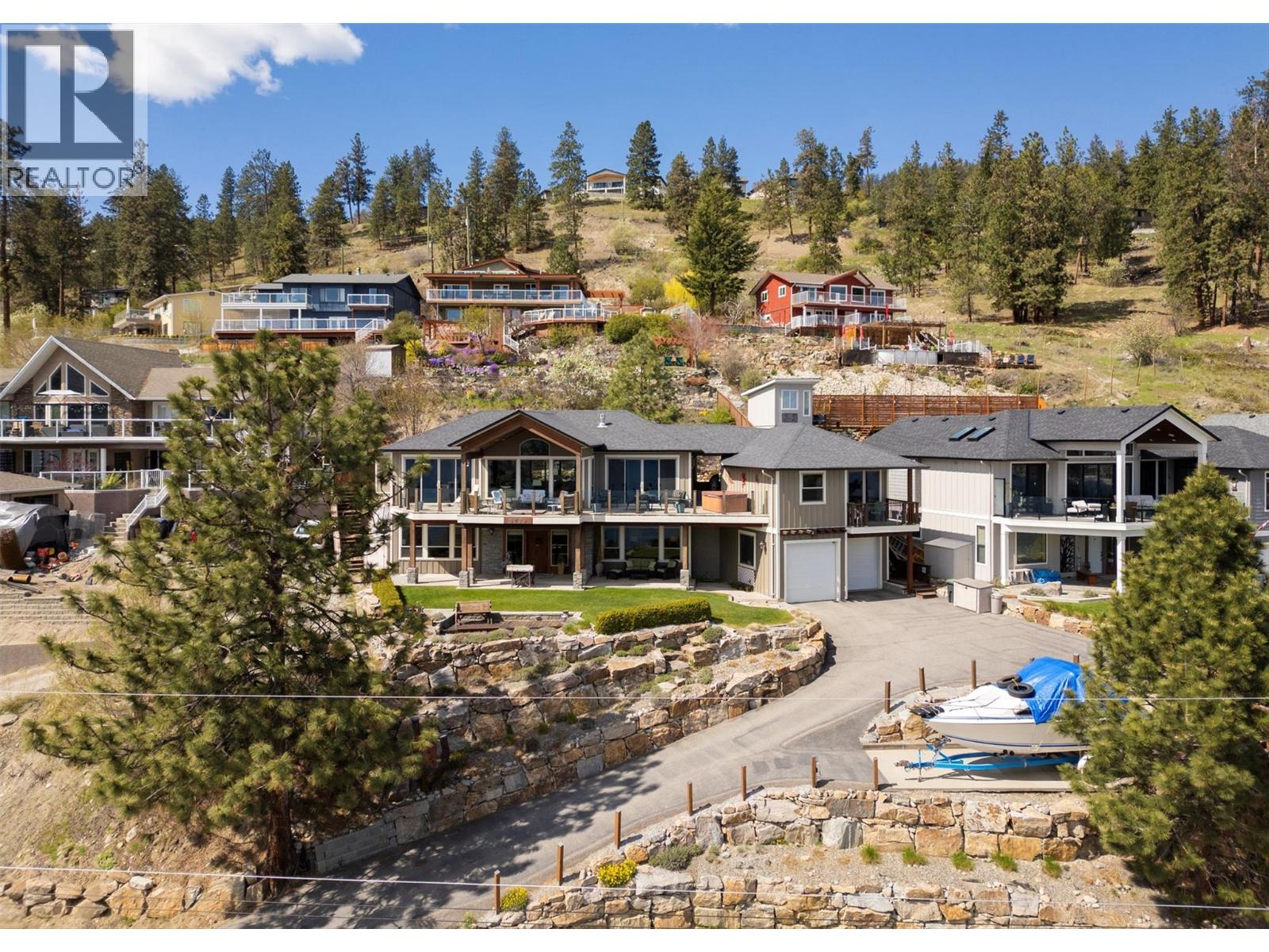 5824 Columbia Avenue