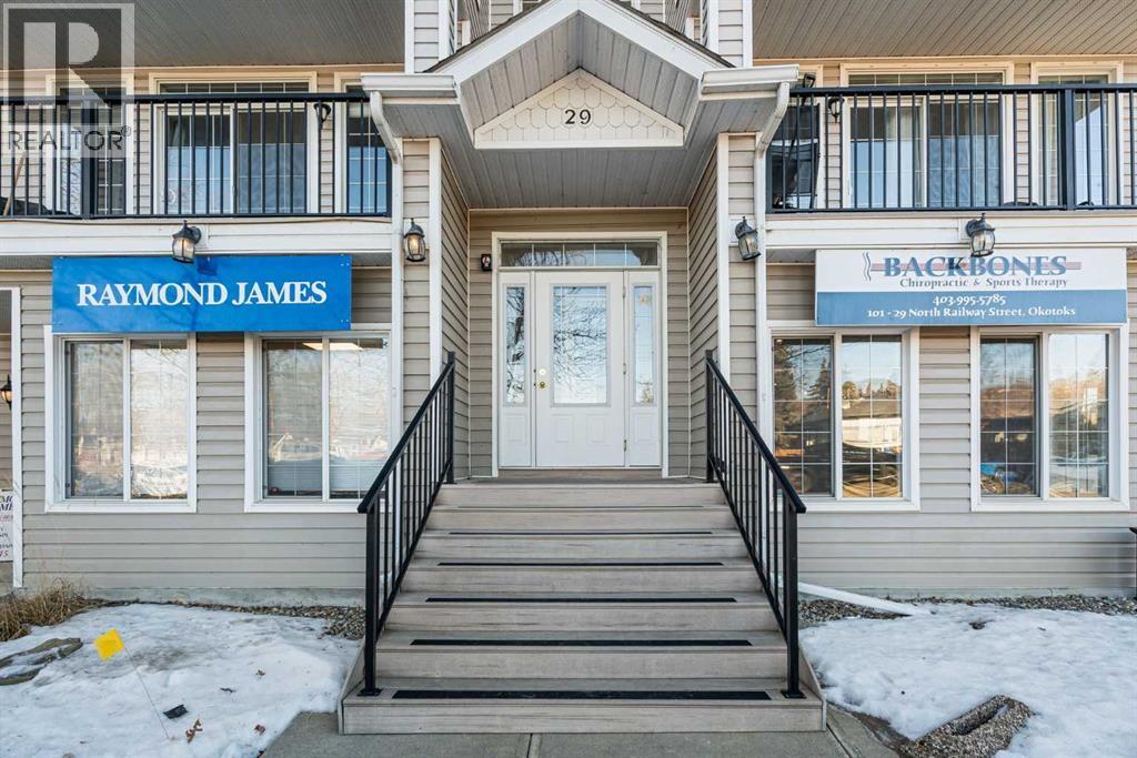 303, 29 N Railway Street N