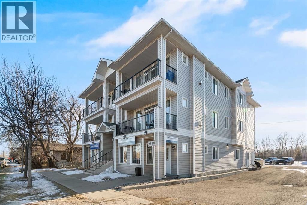 303, 29 N Railway Street N