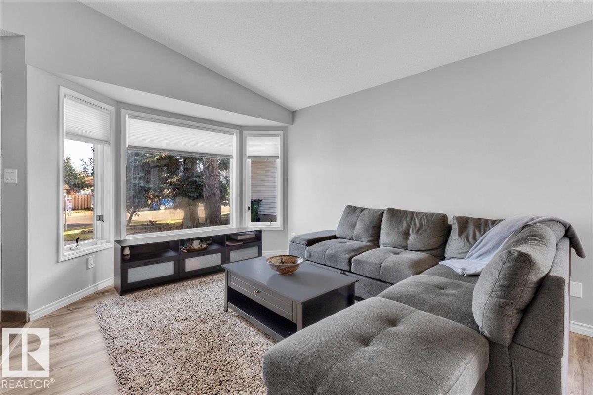3619 27 AV NW