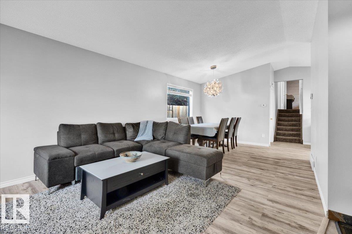 3619 27 AV NW