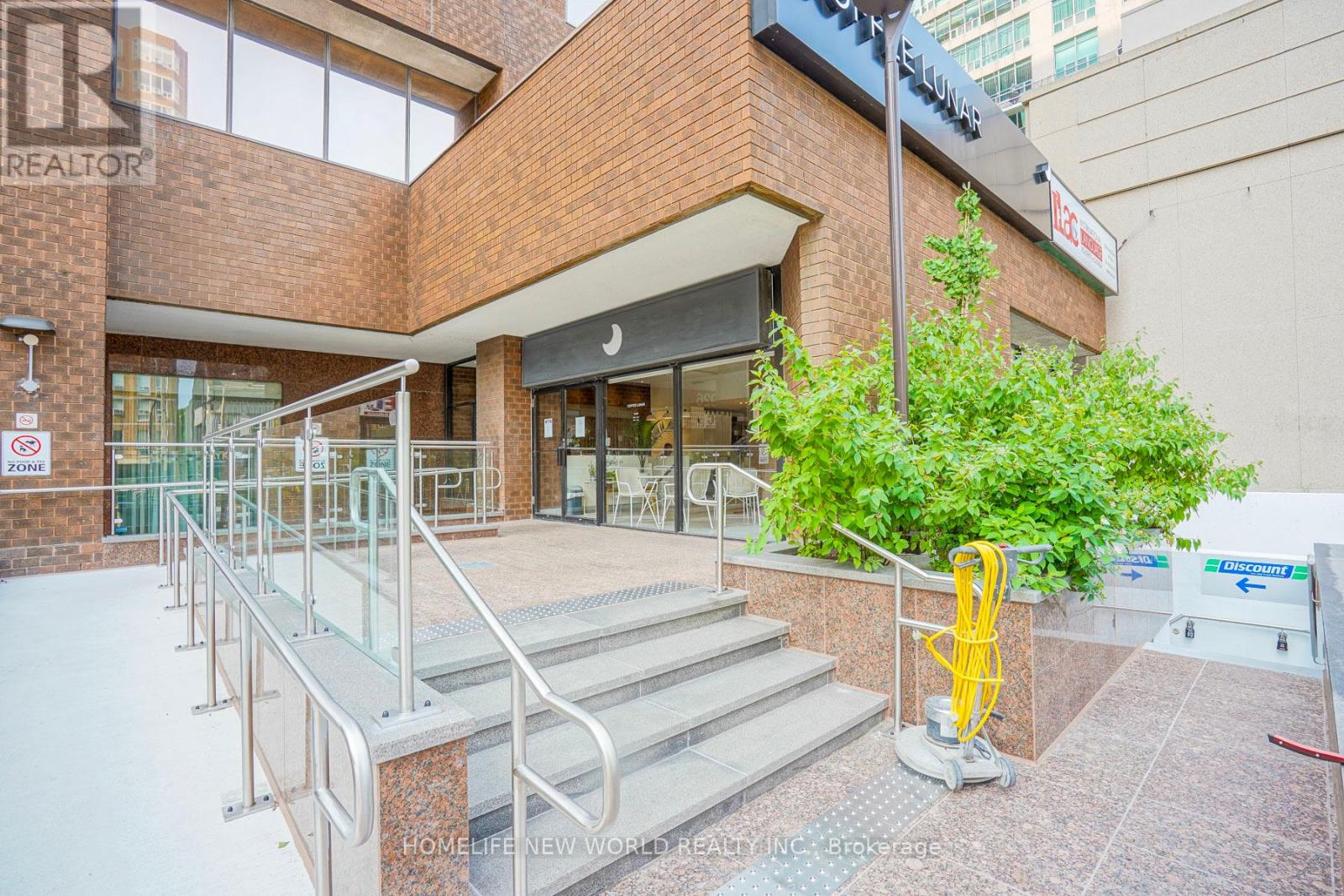 LEVEL 7 - 920 YONGE STREET
