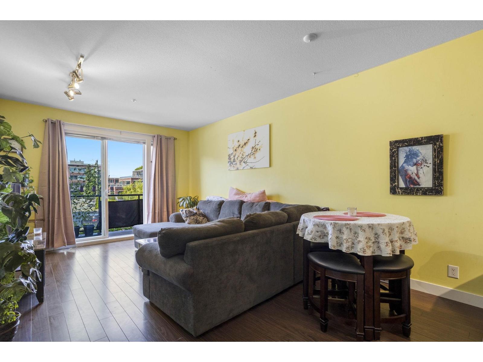 203 33539 HOLLAND AVENUE