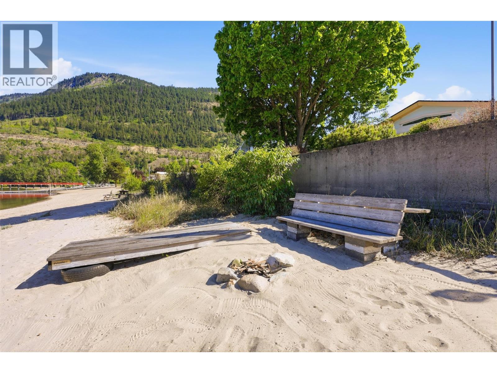 327 Lakeshore Drive