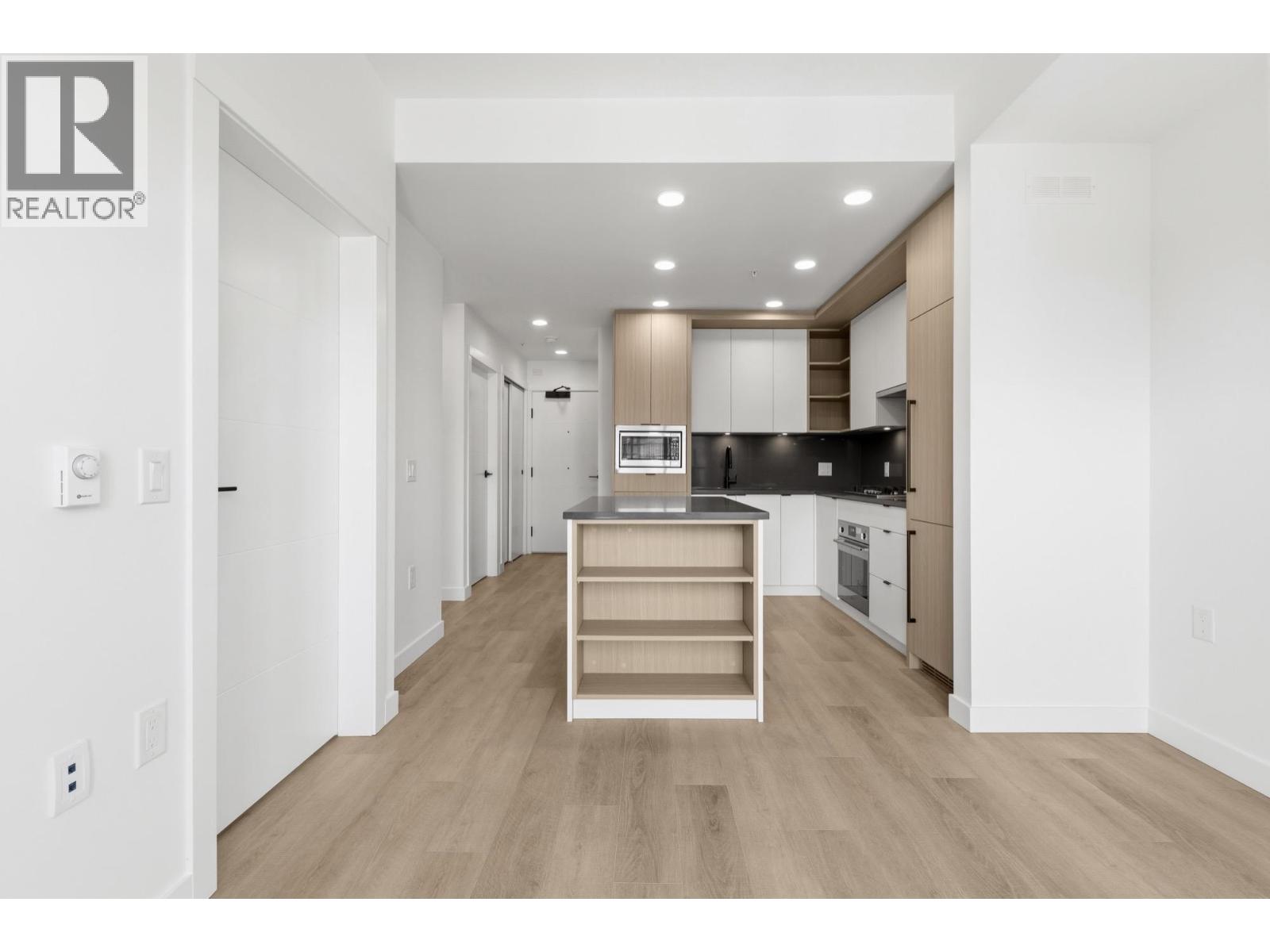 504 2268 E BROADWAY