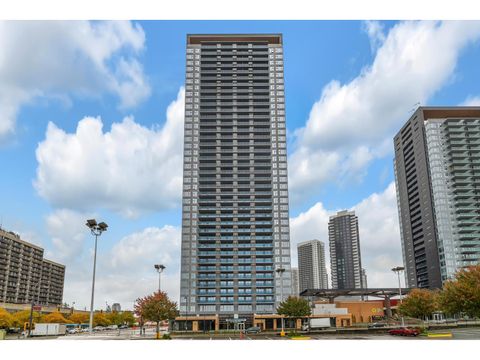 909 13615 FRASER WAY Surrey BC V3T0P7