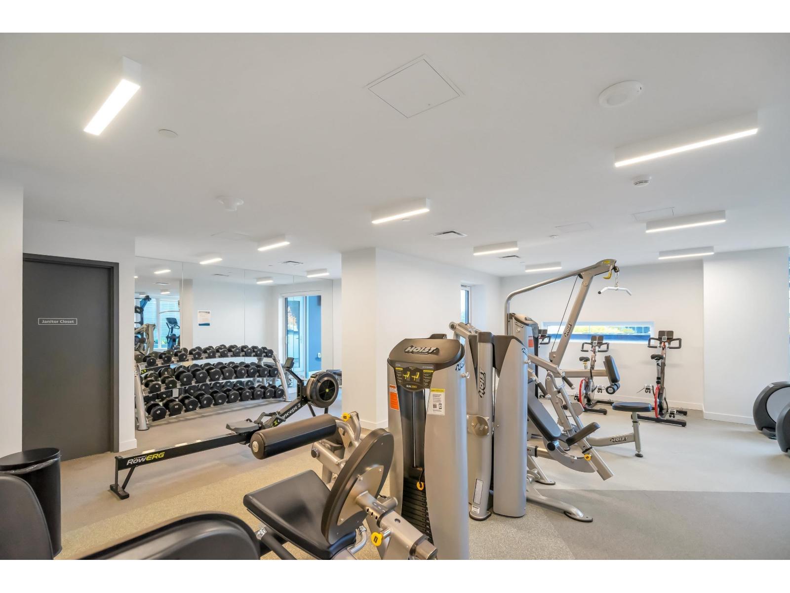 909 13615 FRASER WAY