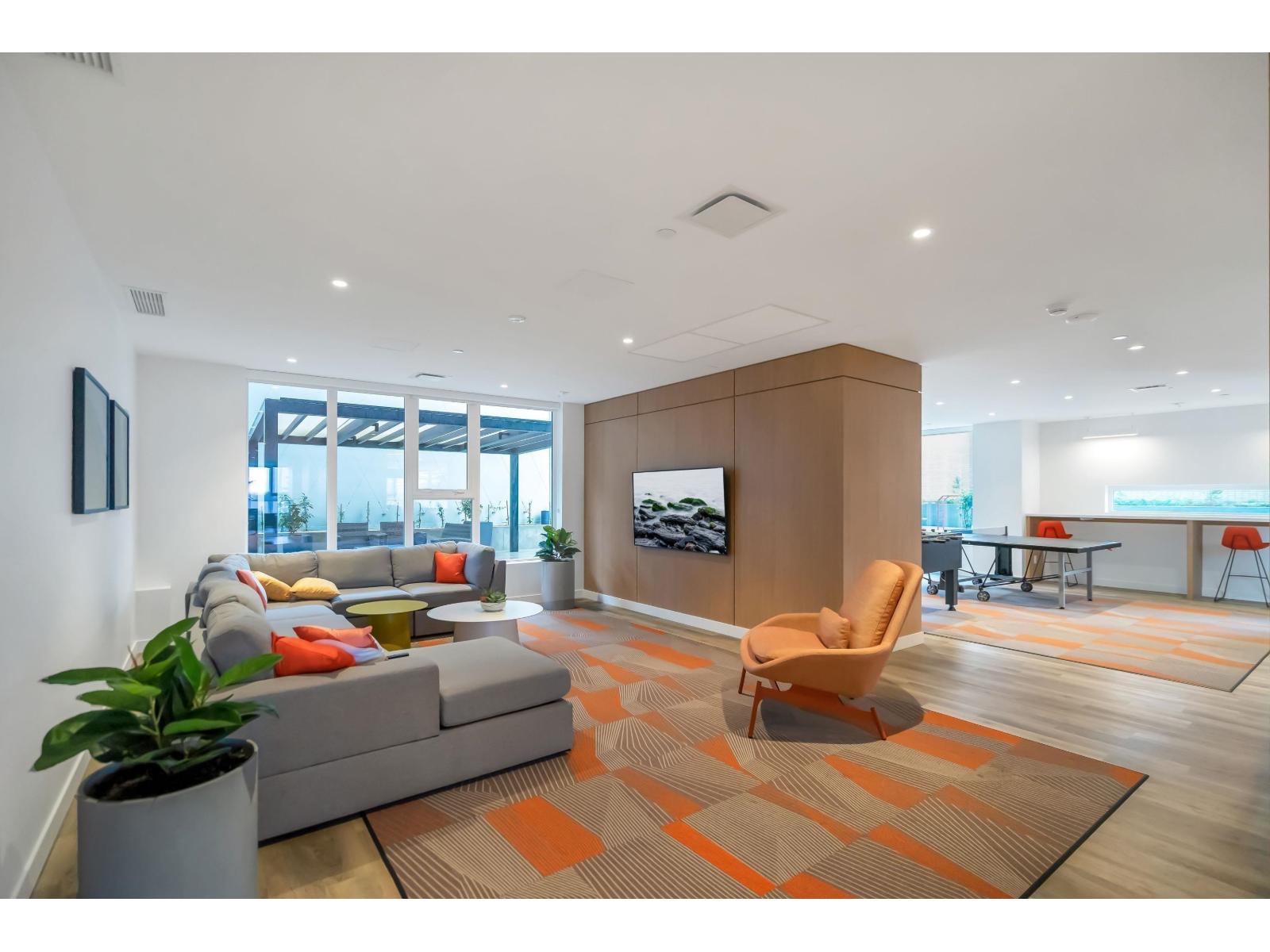 909 13615 FRASER WAY