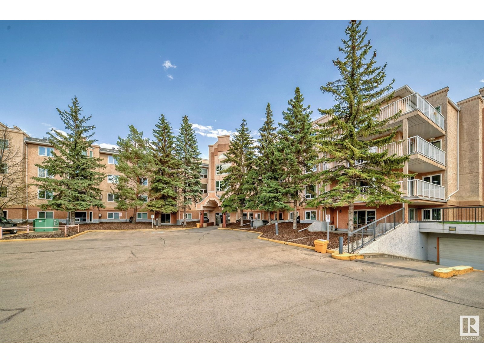 #209 10935 21 AV NW