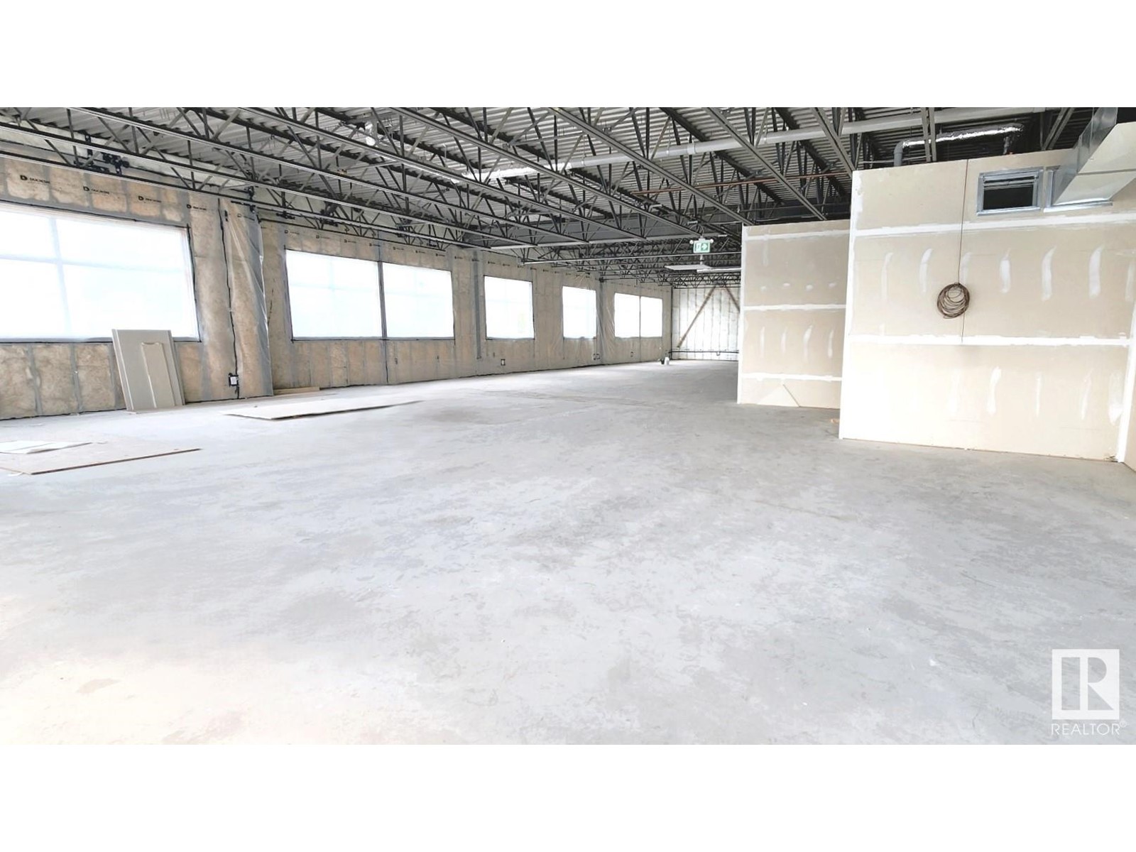 12232 118 AV NW