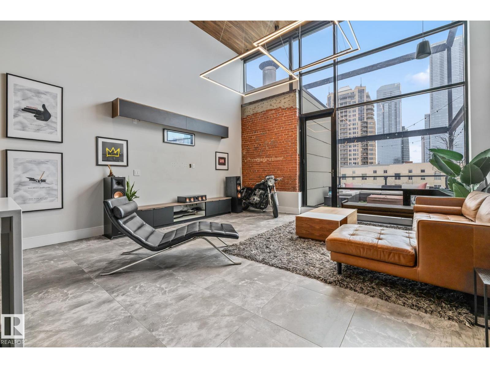 #314 10309 107 ST NW