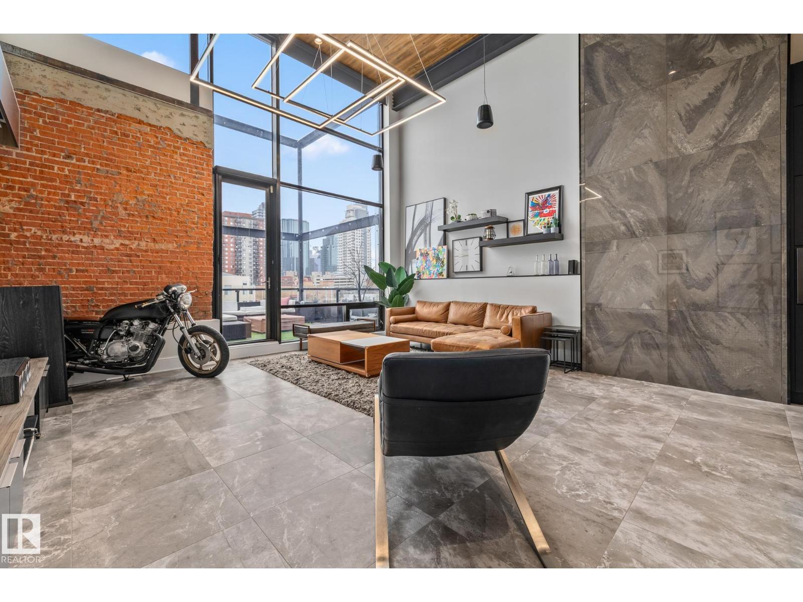 #314 10309 107 ST NW