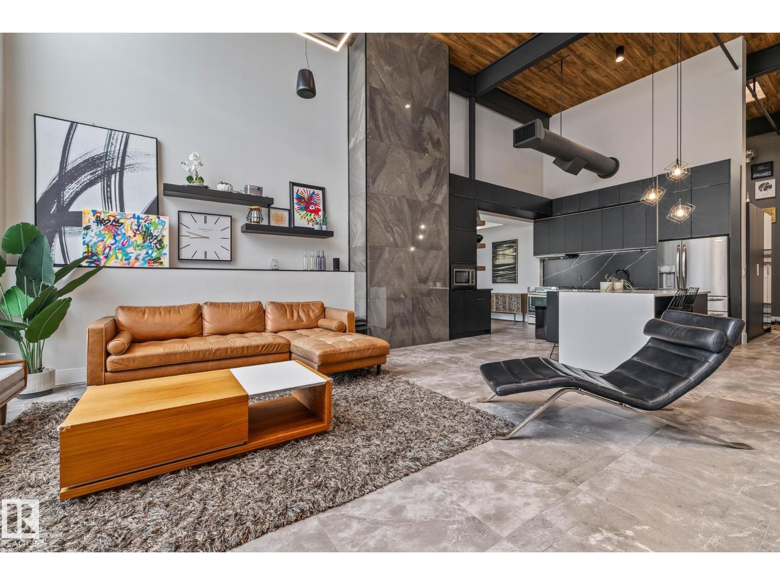 #314 10309 107 ST NW