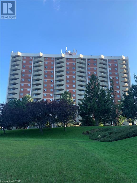 Photo 1 of 8 — 1105 JALNA Boulevard, London, ON N6E2S9