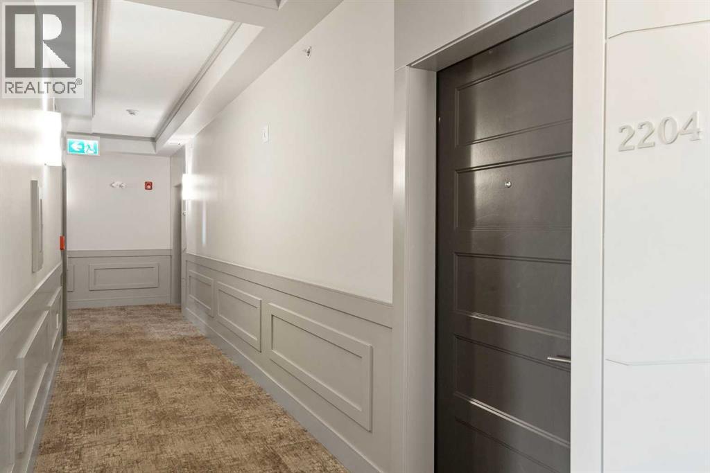 2204, 80 Greenbriar Place NW