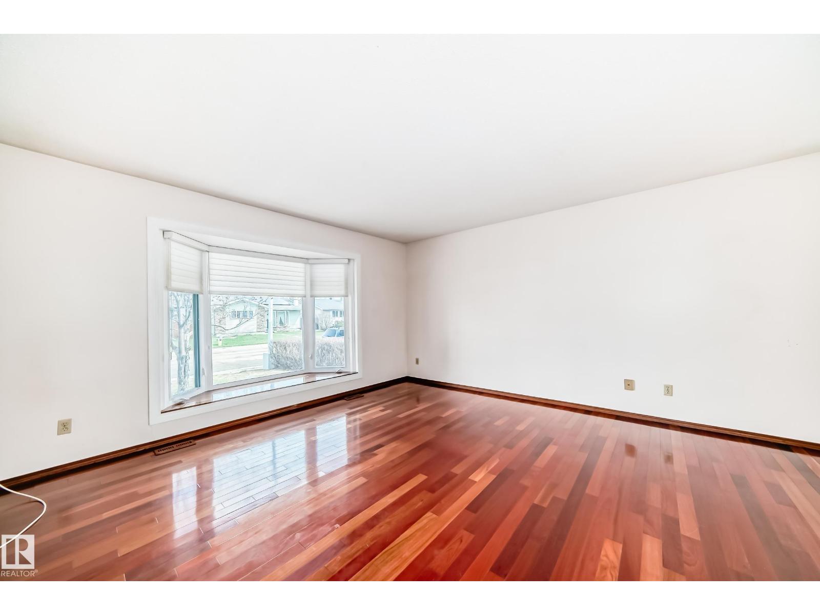11739 152A AV NW
